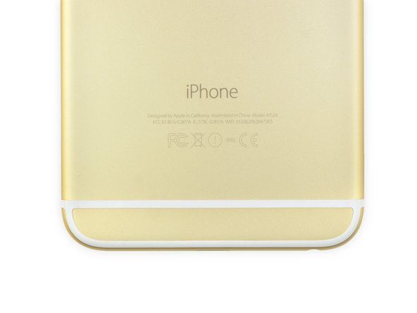 iPhone 5sと同様に、iPhone 6 Plusには、シルバー、ゴールド、スペースグレーの3つの異なる色があります。もちろん、私たちはゴールドを選びました。' alt=