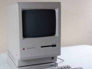 Macintosh plus' alt=