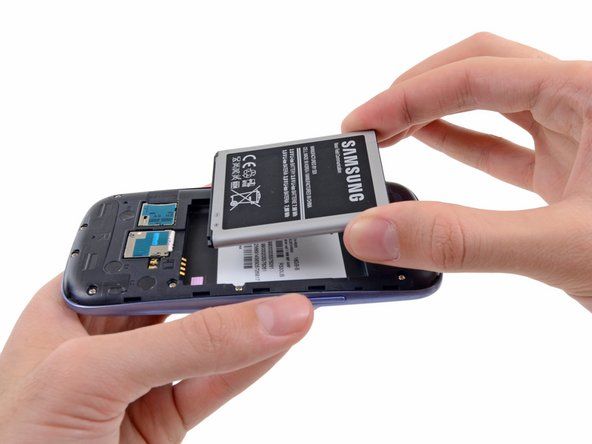 Замена аккумулятора Samsung Galaxy S III' alt=