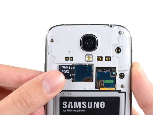 Samsung Galaxy S4 MicroSD kártya cseréje