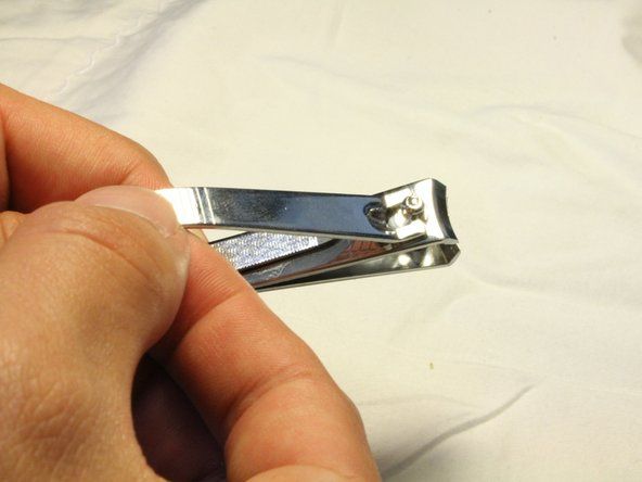 Rotiți pârghia în poziția normală și testați tăietorul de unghii' alt=