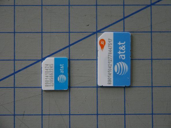 Fjern SIM-kortet fra hver av iPhones' alt=