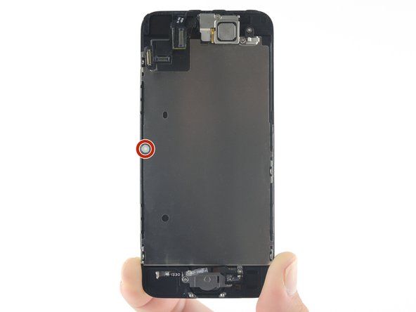 iPhone'idel on vedelate kontaktide indikaatorid (LCI) - väikesed valged kleebised, mis vedeliku kokkupuutel muutuvad püsivalt punaseks.' alt=