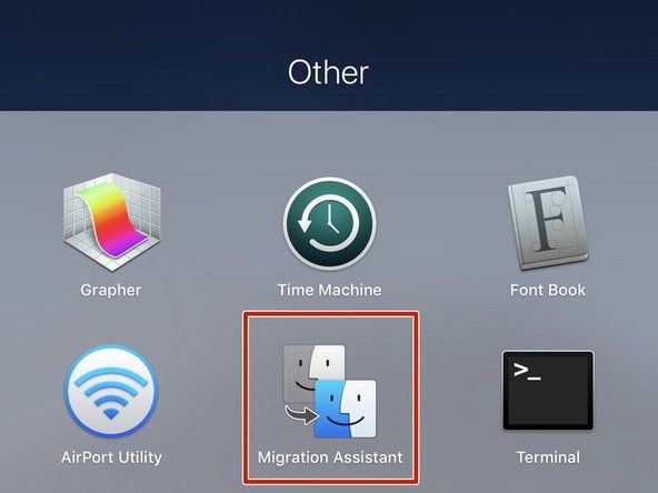 Włącz komputer Mac i otwórz aplikację Asystent migracji.' alt=