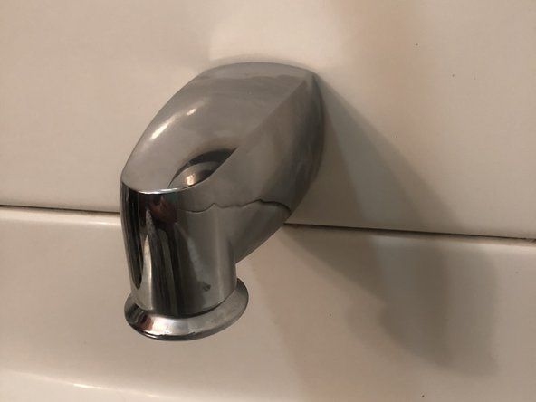 Po dokončení předchozích kroků by měl být váš nový směšovač vany zcela vyměněn.' alt=