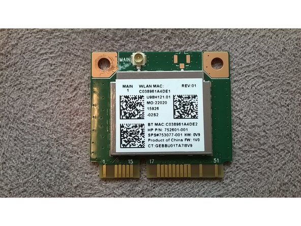 Jak již bylo řečeno, můžete tuto kartu vyměnit za disk SSD PCIe s poloviční šířkou, který najdete na Amazonu nebo u jiných prodejců elektroniky.' alt=