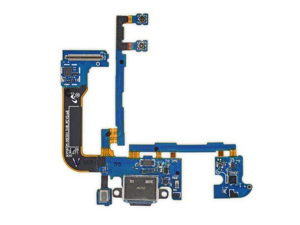 USB-CポートはNoteラインの新機能であり、リバーシビリティは便利ですが、変更は困難です。 Samsungには、ケーブルの関連性を維持するためのmicro-USB-to-Cアダプターが含まれています。' alt=
