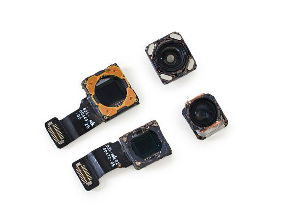 Dua kamera 12 MP — satu sudut lebar dengan Penstabilan Imej Optik (OIS), seperti di iPhone 7, yang kedua adalah telefoto — memungkinkan untuk zoom optik.' alt=