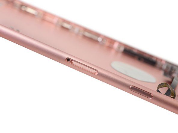 A vízállóságot az iPhone 7 Plus nagy újdonságaként emlegették - de valójában mi teszi vízállóvá? A bizonyítékok mindenütt megtalálhatók:' alt=