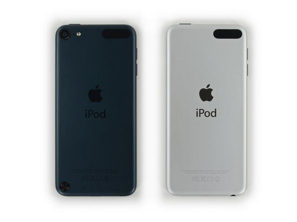 Den eneste visuelle forskel mellem den nye og nyere iPod Touch er farve - den ene er #FFFFFF og den anden er # 000000.' alt=