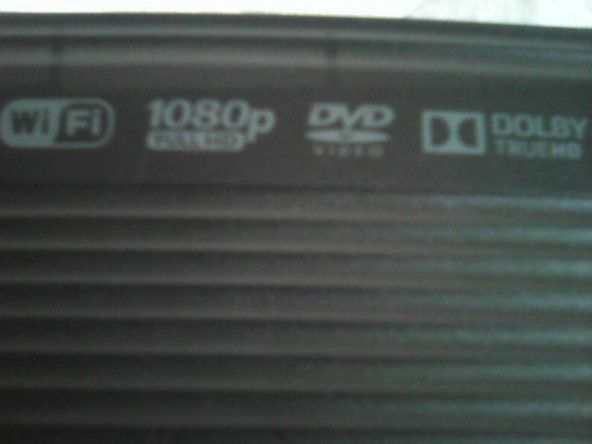Acesta pare a fi un player Blu-Ray Samsung de ultimă generație, capabil să gestioneze ieșirea 1080p cu retrogradare pentru DVD' alt=