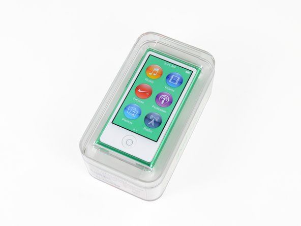 Visiškai pertvarkytas 7-osios kartos „Nano“ palaiko savo „iPod Touch“ ir „iPhone“ brolius.' alt=