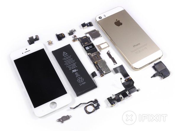 iPhone 5s reparasjonsevne: 6 av 10 (10 er enklest å reparere)' alt=